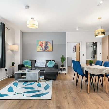 Spacious 1 Bedroom Apartment In Central 沃金 外观 照片